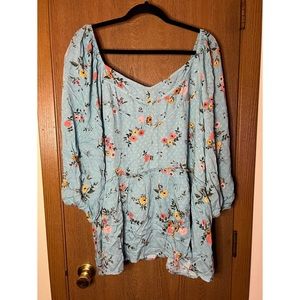 Flowy floral, light blue blouse, 3X